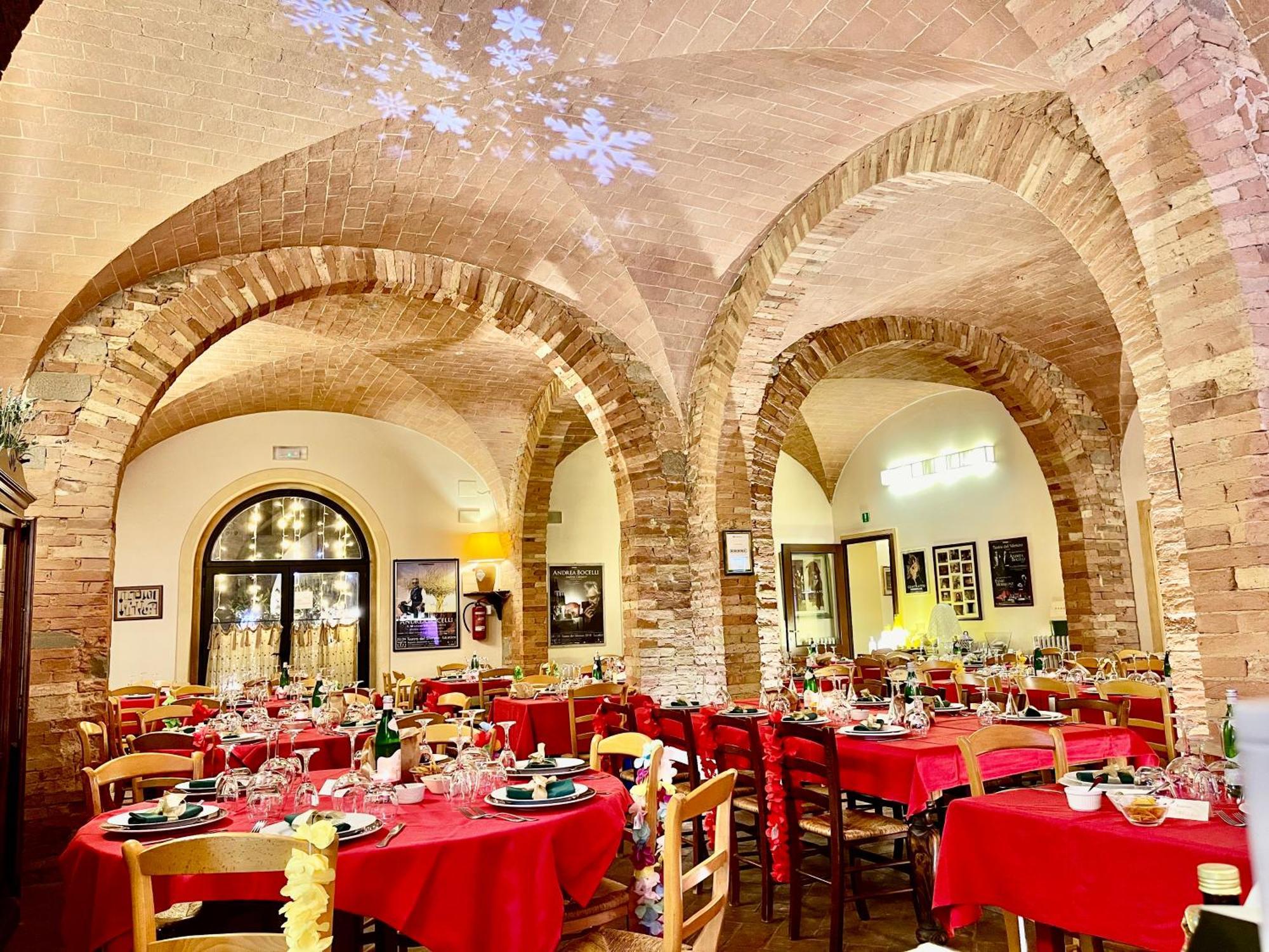 Le Vecchie Cantine Chianni Buitenkant foto